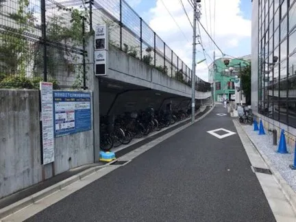 下北沢整体サロンリーニア付近の駐輪場の写真